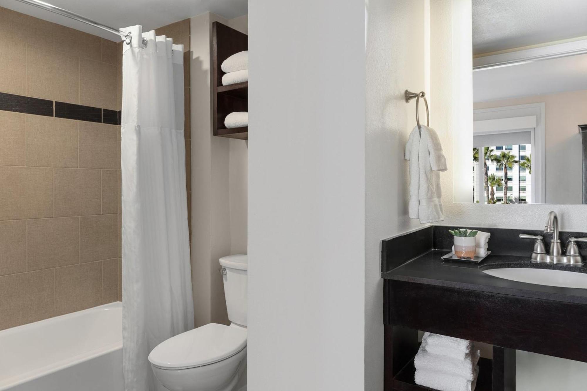 Peacock Suites Anaheim Exteriör bild