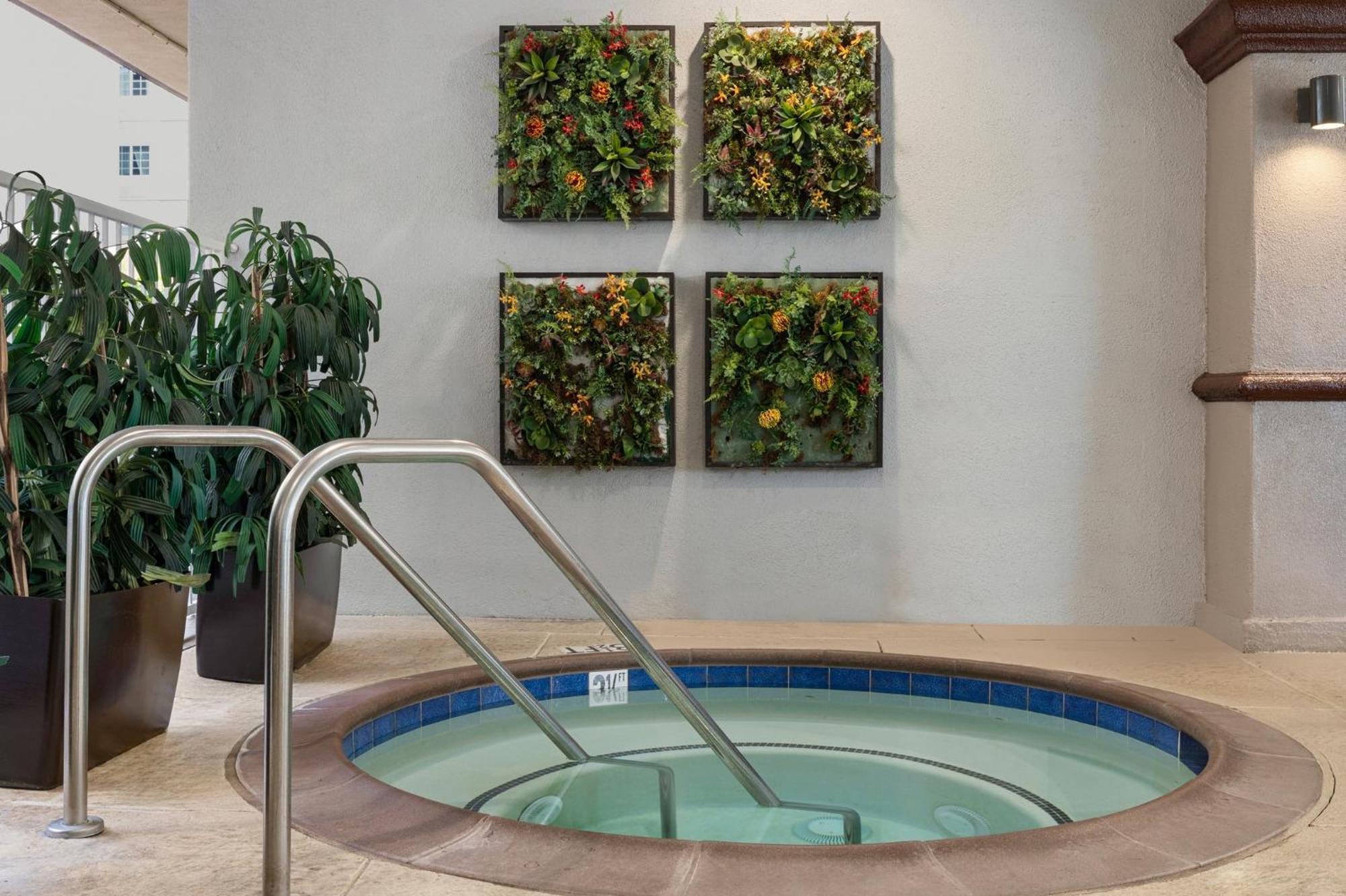 Peacock Suites Anaheim Exteriör bild