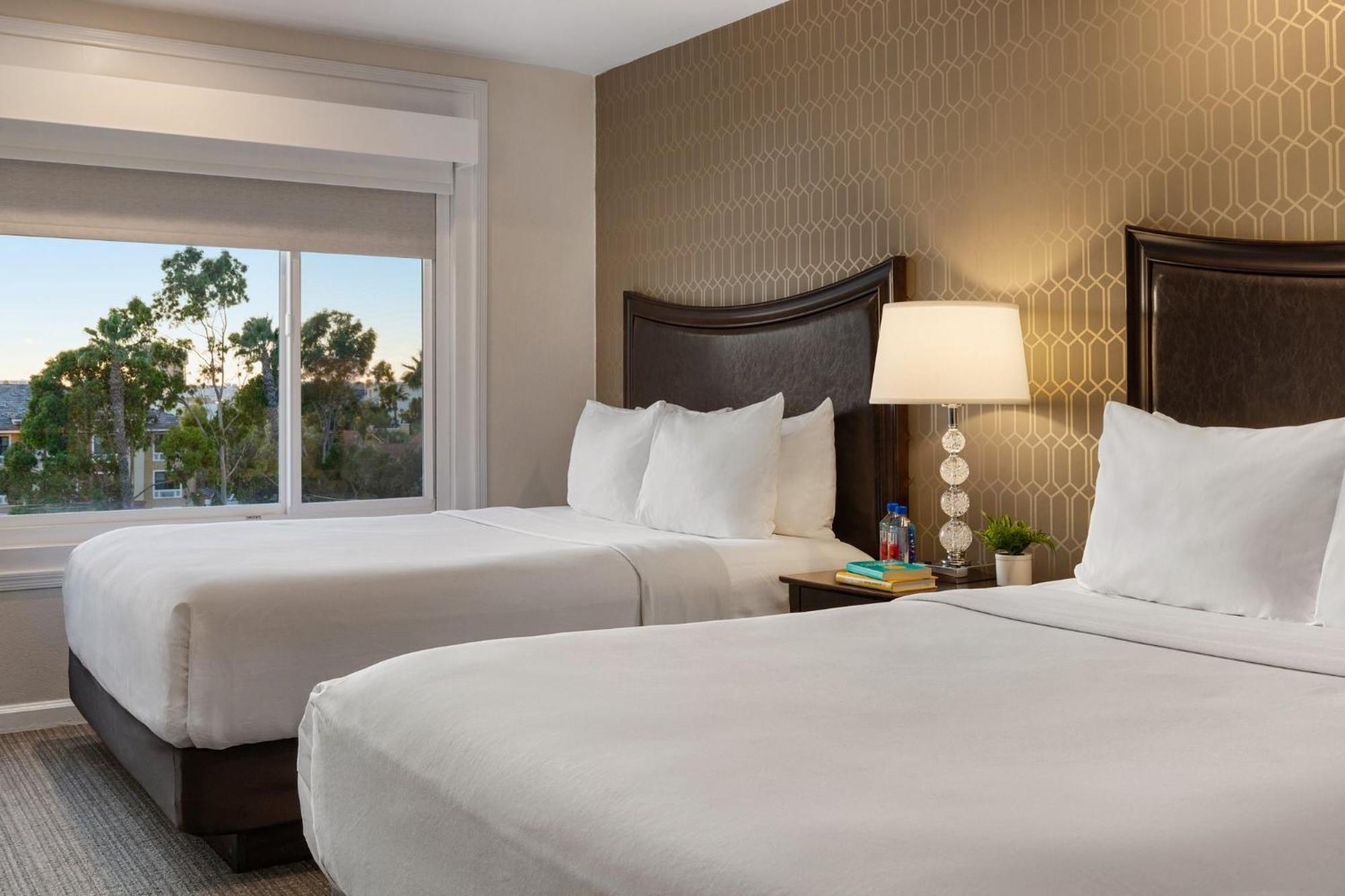 Peacock Suites Anaheim Exteriör bild