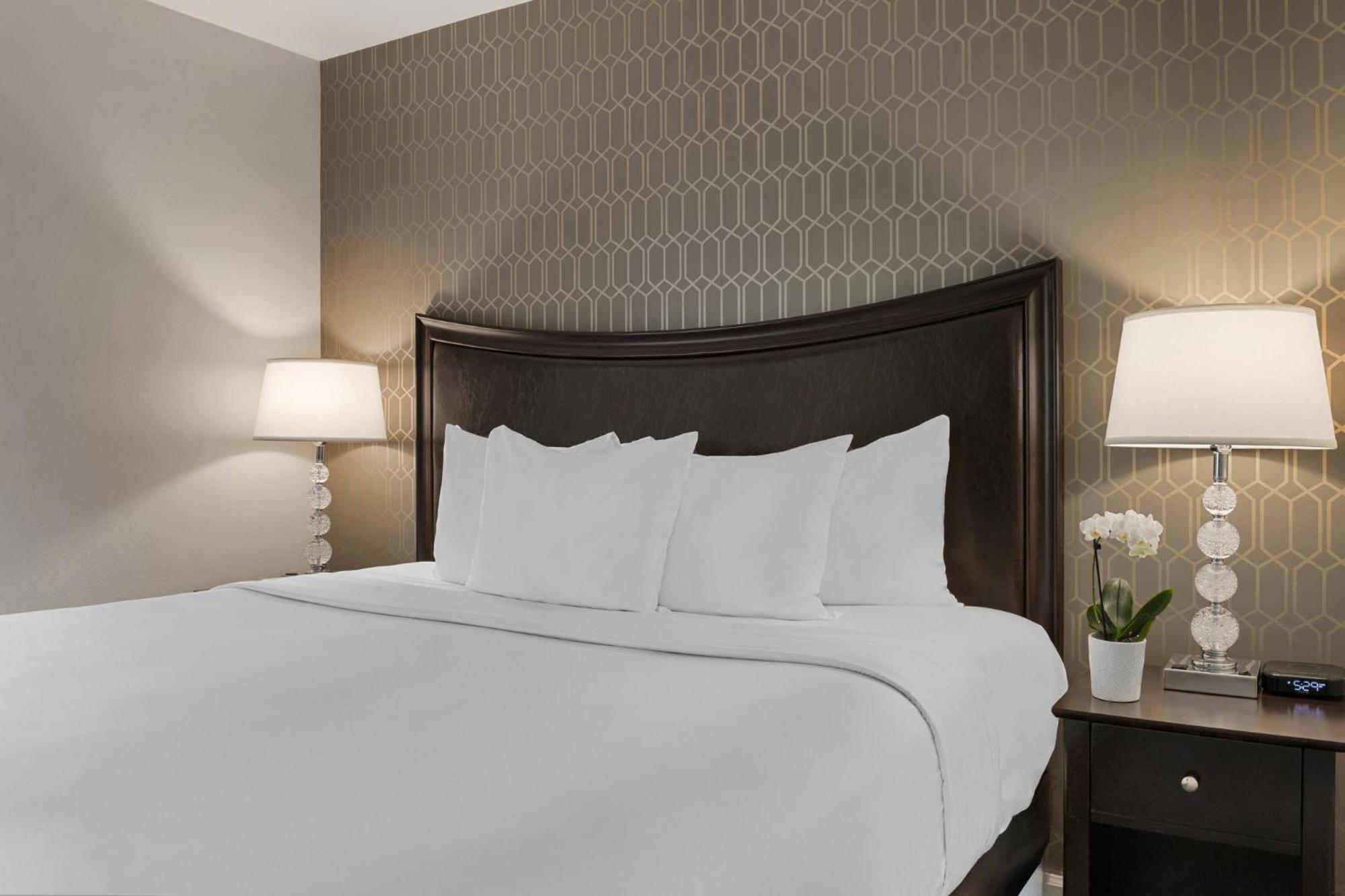 Peacock Suites Anaheim Exteriör bild